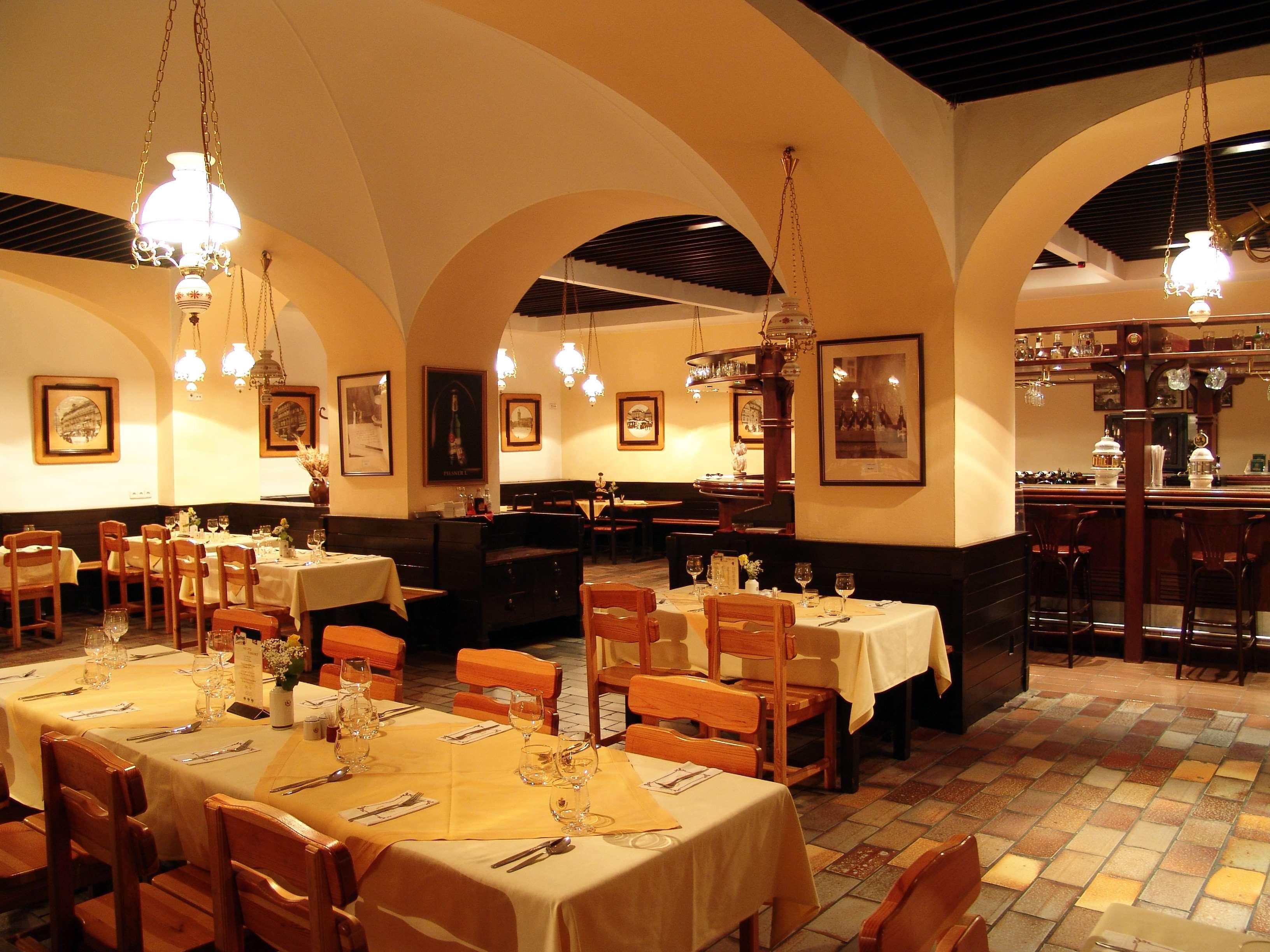 Ambassador Zlata Husa Praga Exterior foto Restaurant interior