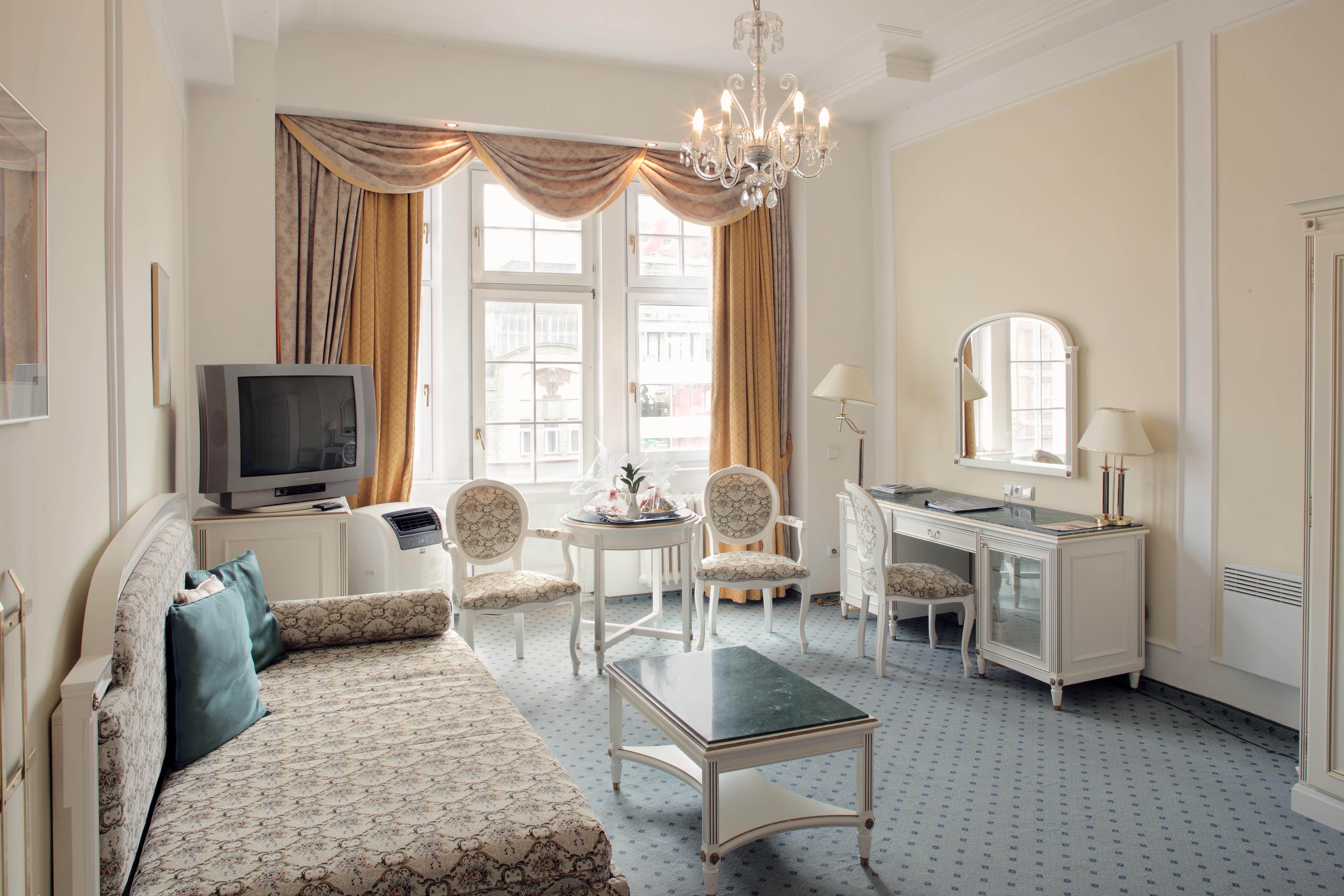 Ambassador Zlata Husa Praga Exterior foto A suite at the hotel