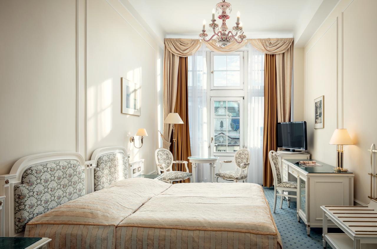 Ambassador Zlata Husa Praga Exterior foto A room at the hotel